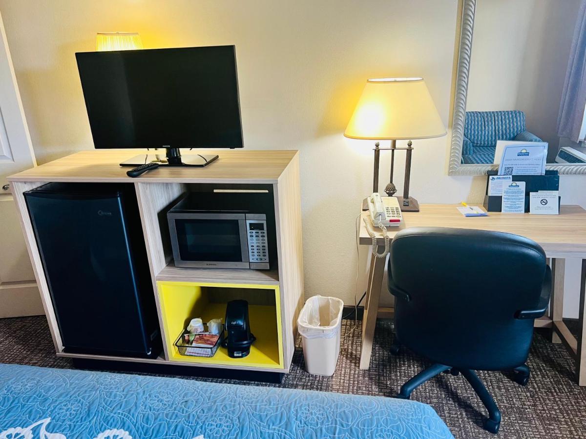 Days Inn By Wyndham Fort Wayne Extérieur photo