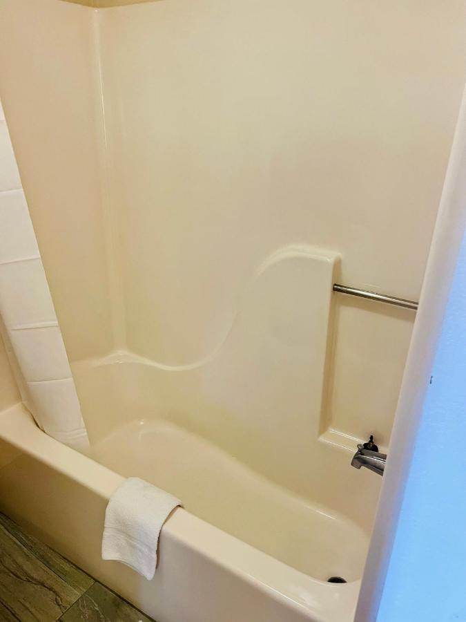 Days Inn By Wyndham Fort Wayne Extérieur photo