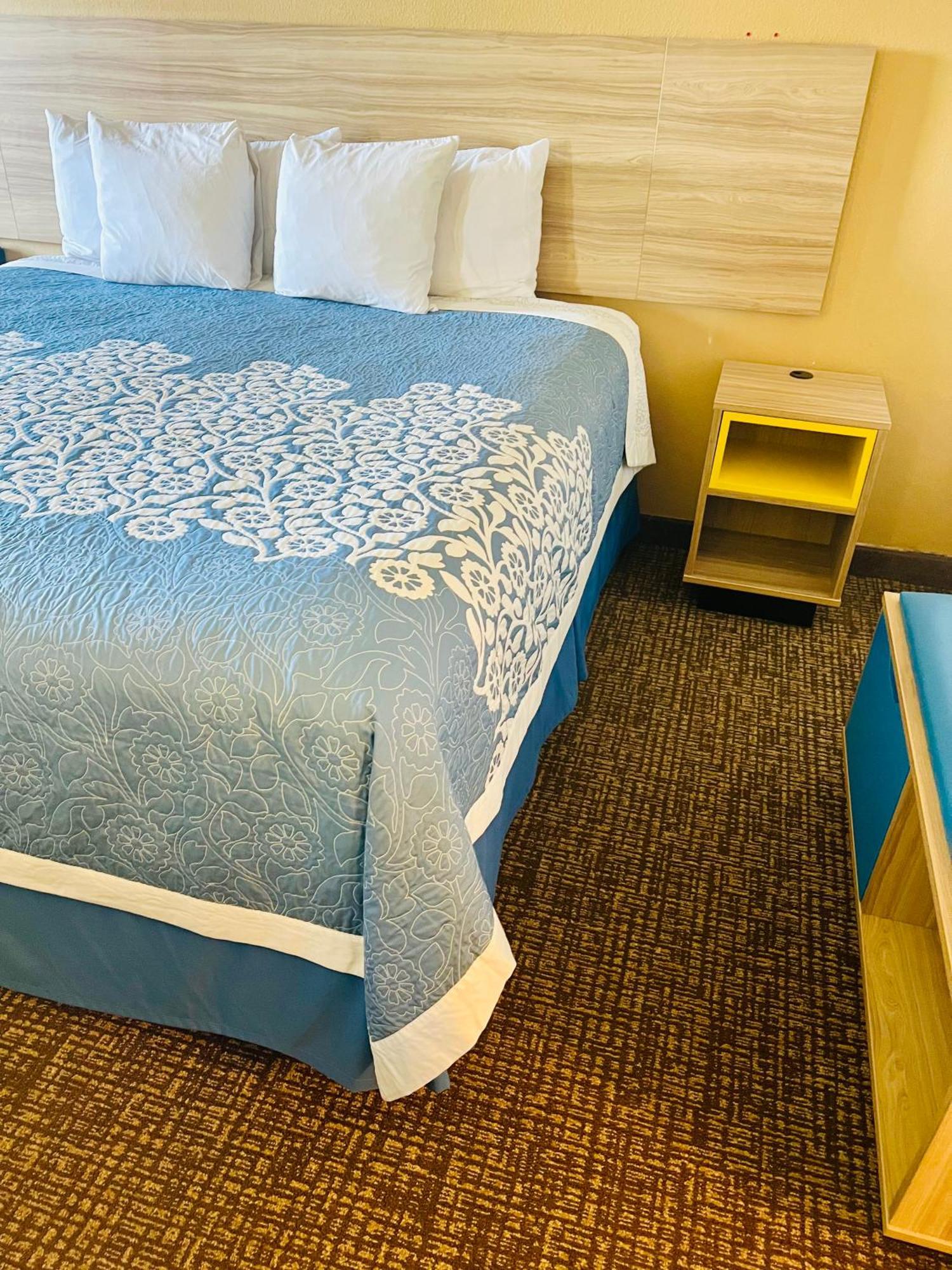 Days Inn By Wyndham Fort Wayne Extérieur photo