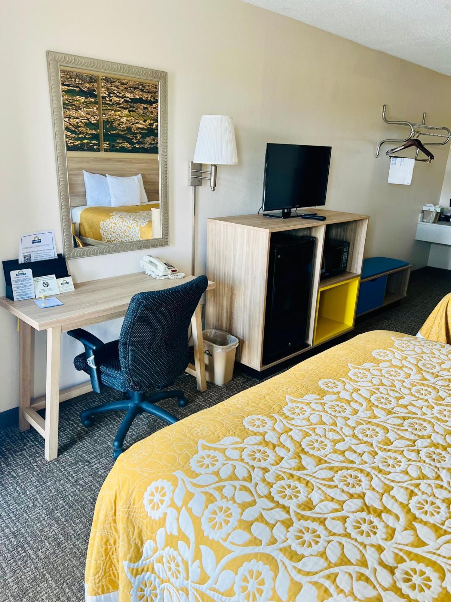 Days Inn By Wyndham Fort Wayne Extérieur photo